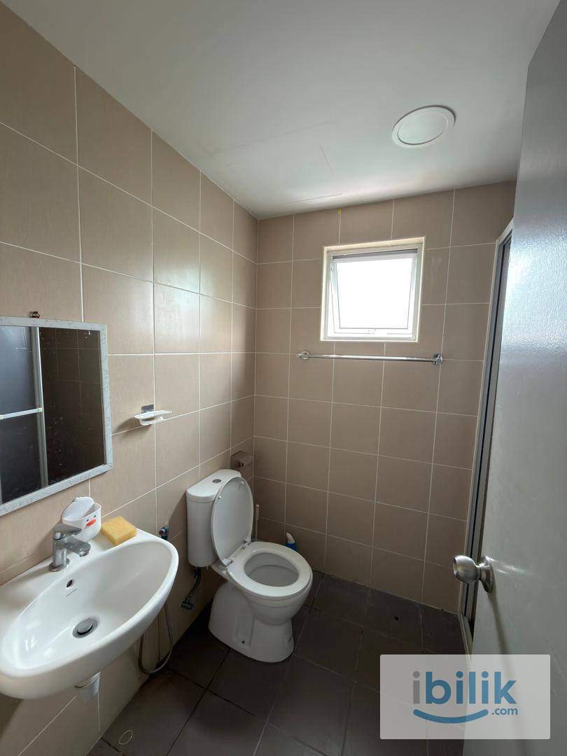Razak City Residences_R2 Medium Room w Bathroom_Female - Image 6