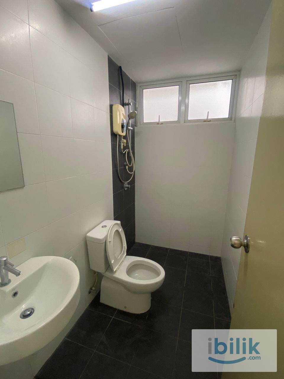 【Fully Furnished Master Room with Aircond】‼️Nearby LRT 5 mins 🏃🏻 to LRT🤩 Pacific Place✨ - Image 2