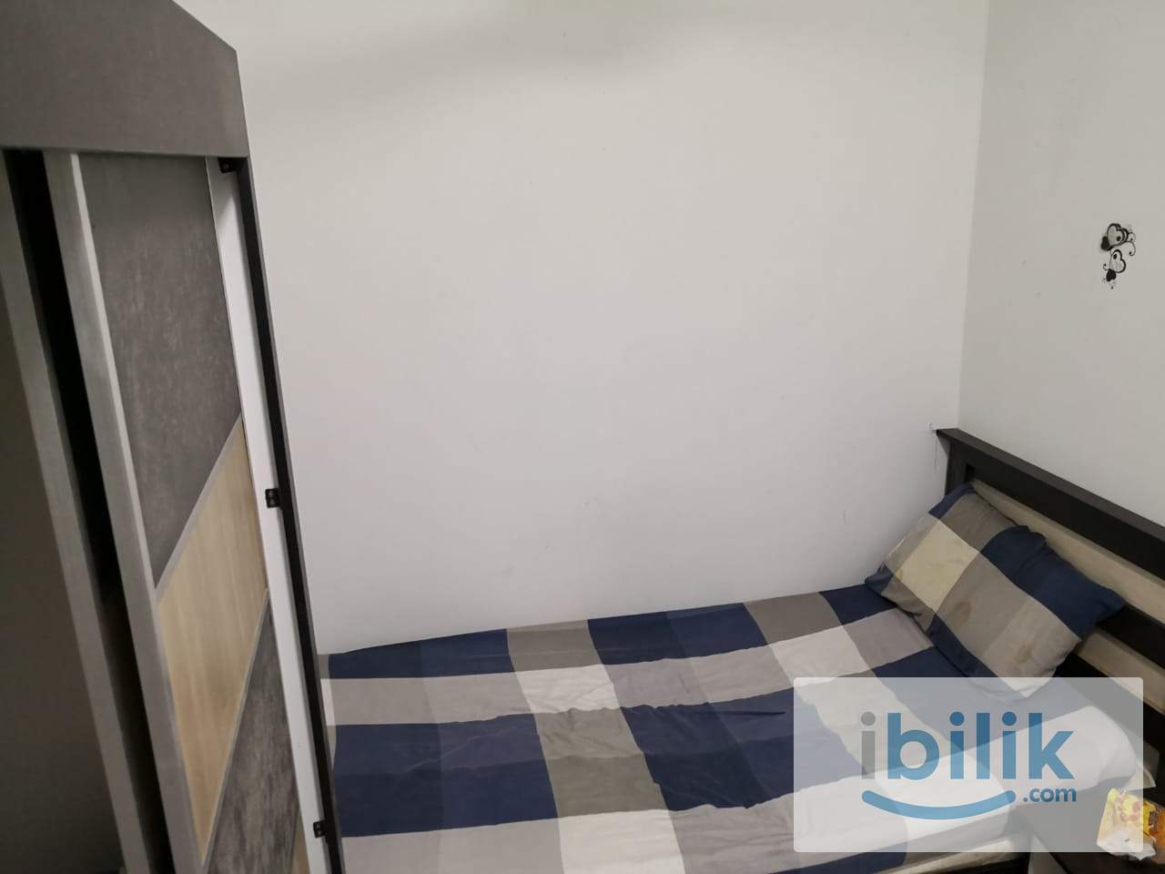 Single bed(Partition), AC - Image 2