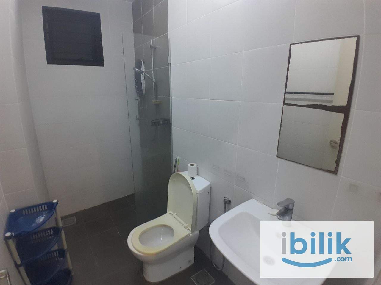 queen bed private bathroom (original master) - Image 4