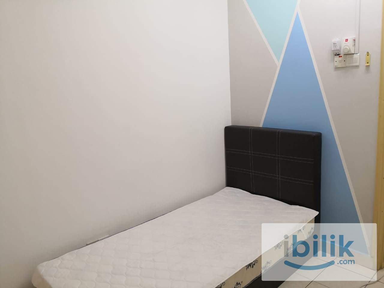 Single Bed Original AC - Image 1