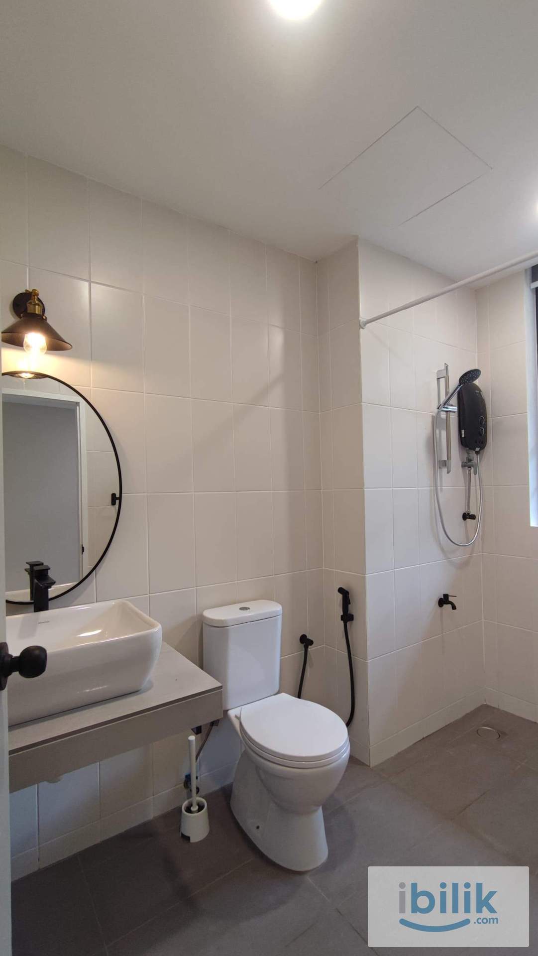 Doctor-Friendly Room at Ricketts Estate - Image 4
