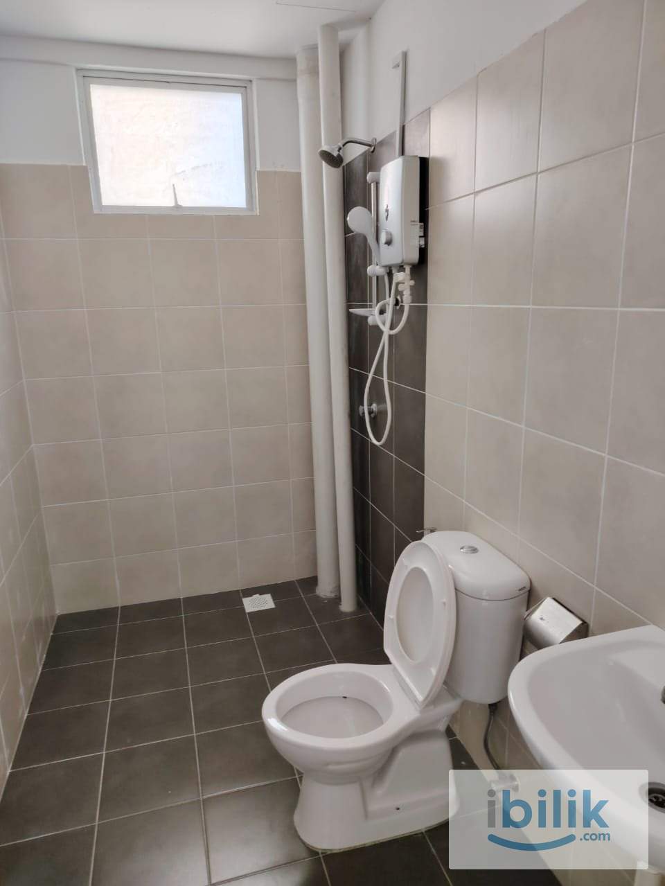 Ipoh Meru Condominium Middle 2pax Room For Rent - Image 4