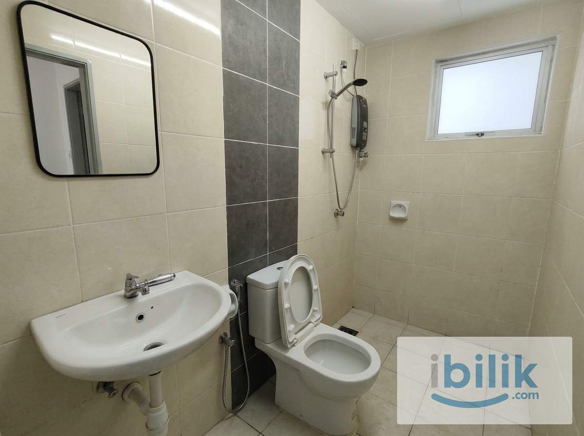 lpoh Fair Park Kepayang Queen size Bedroom For Rent @HRPB, Unikl - Image 4