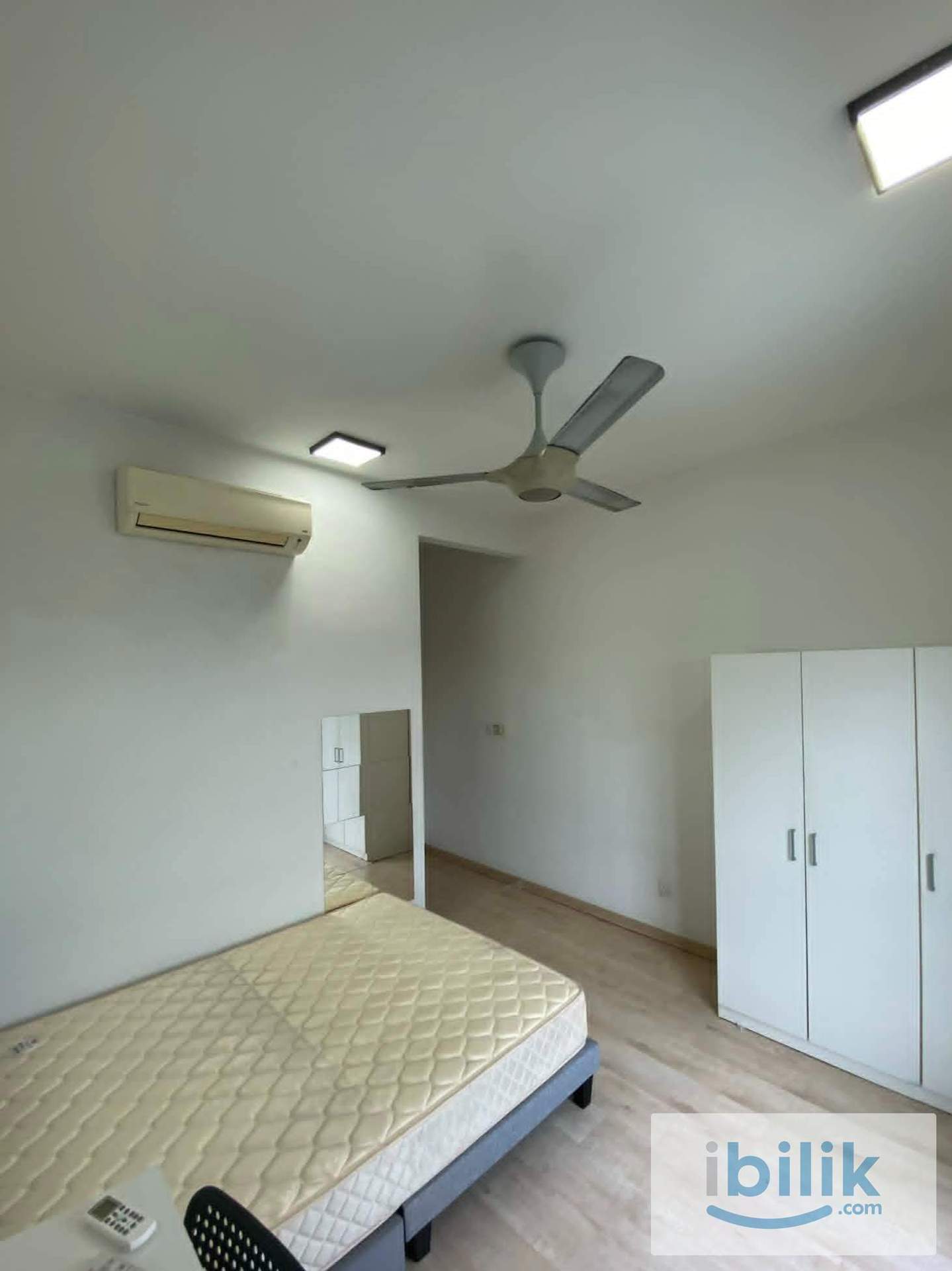 Master Room - Image 5