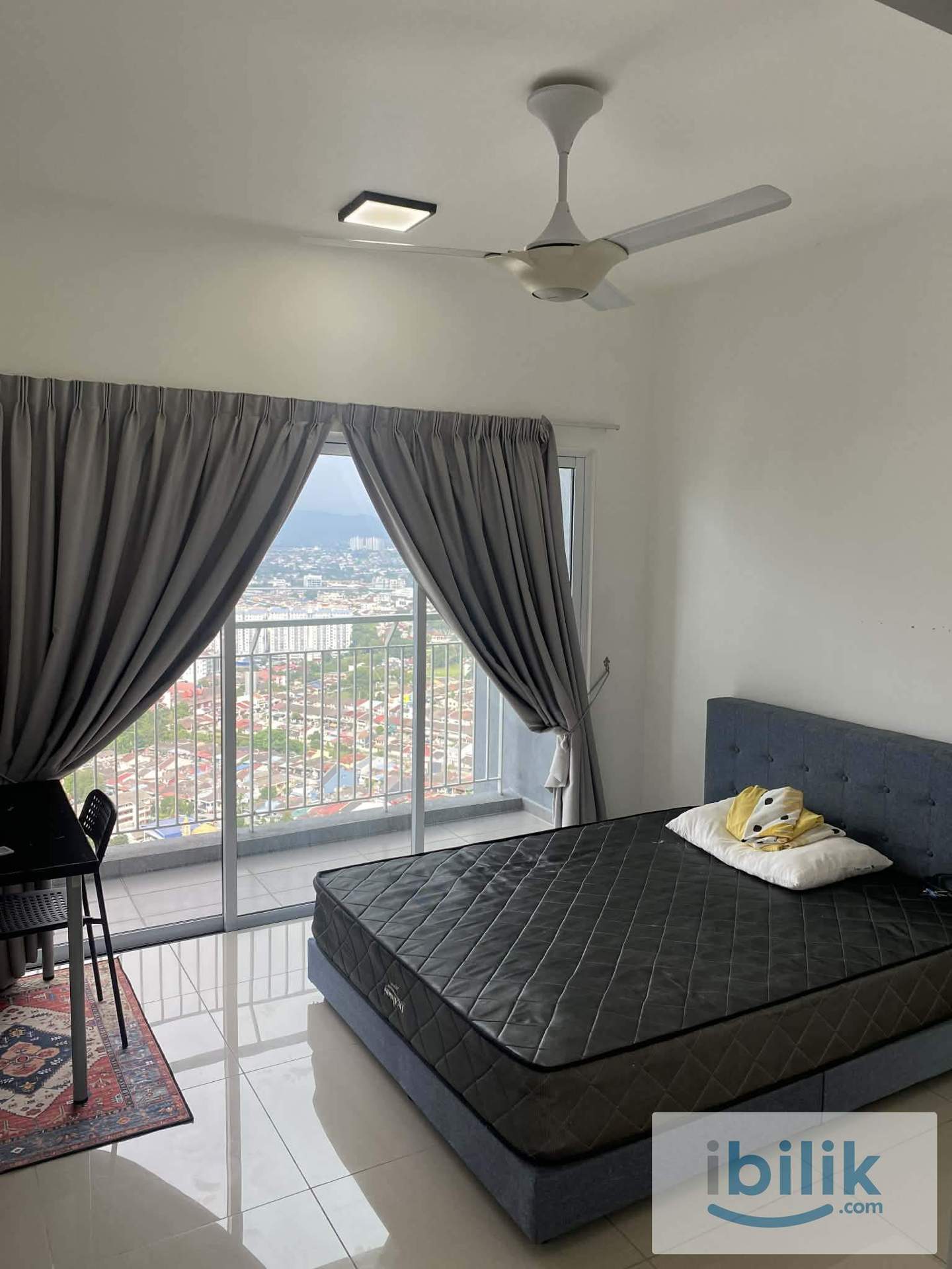 BALCONY ROOM - Image 1