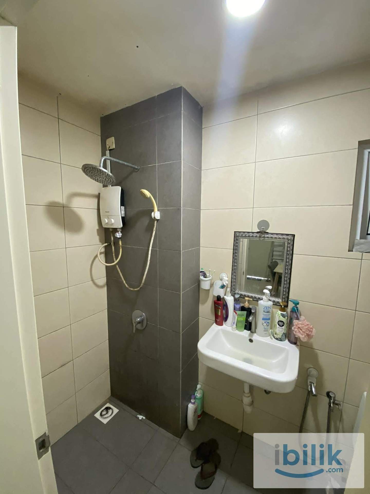 BALCONY ROOM - Image 4