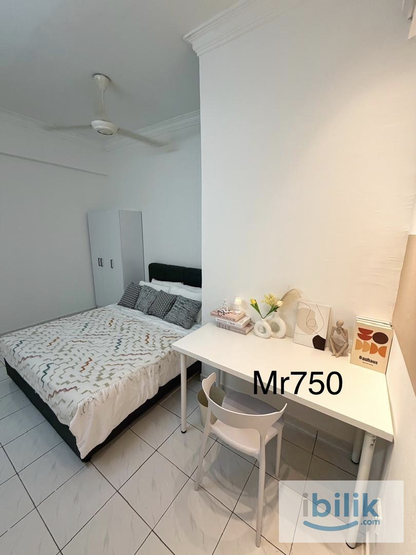Sri Petaling Middle Room For Rent - Image 1