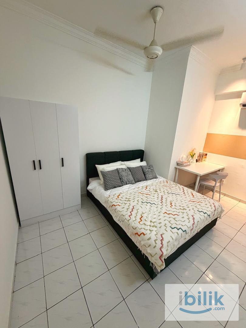 Sri Petaling Middle Room For Rent - Image 4