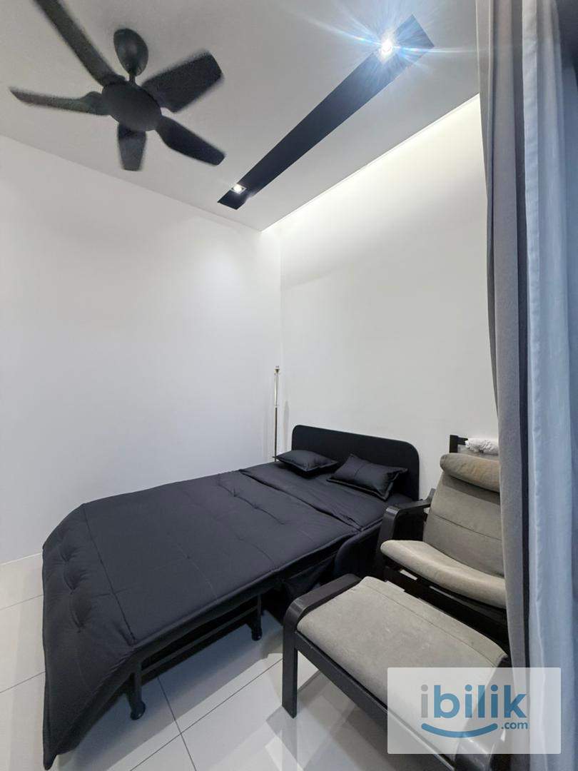 Bayan Lepas Balcony Room For Rent - Image 1