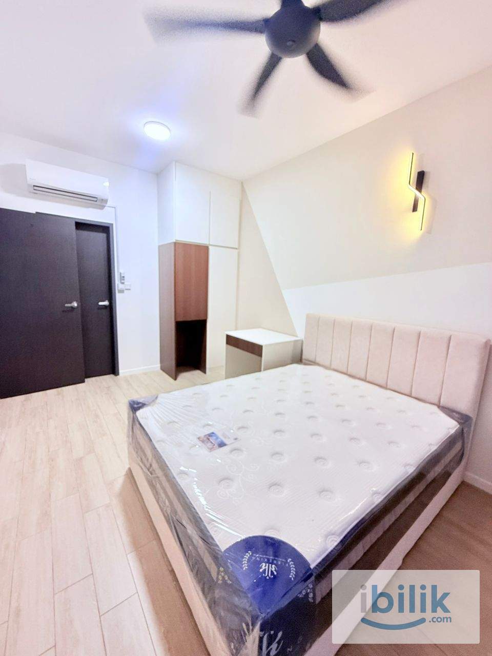 Batu Kawan Large Middle Room For Rent - Image 4