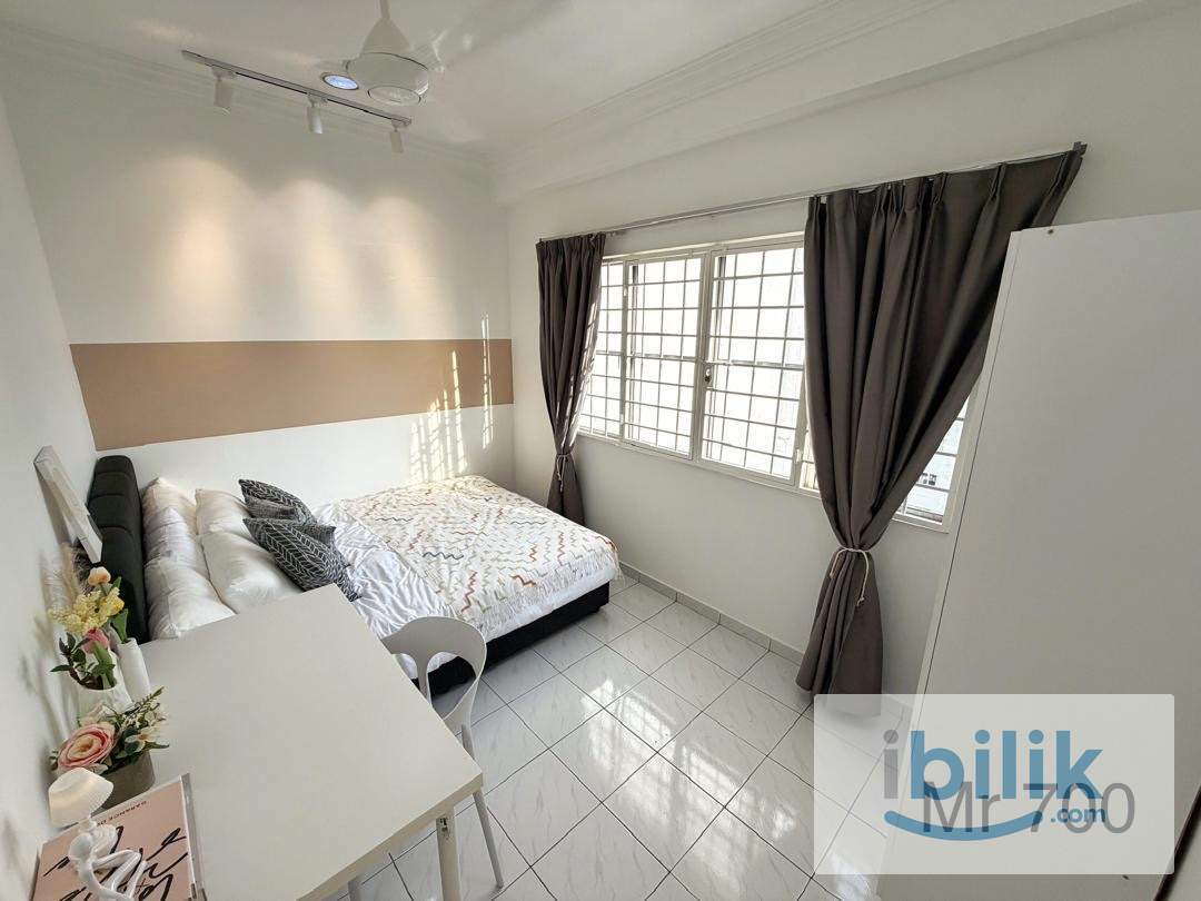 Sri Petaling Big Medium Room For Rent - Image 1