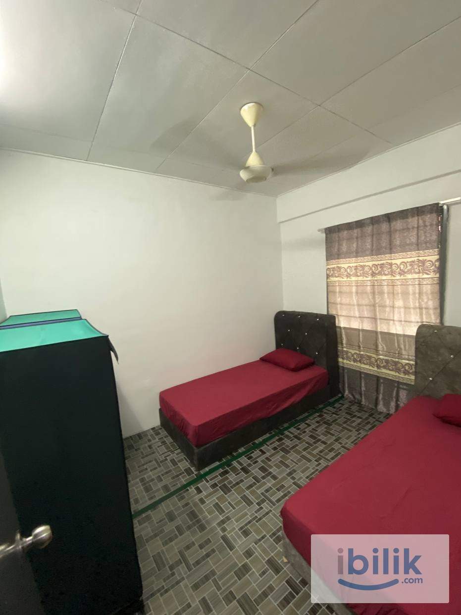 Middle Room at Seksyen16, Shah Alam - Image 2