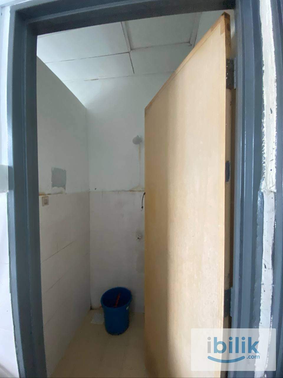 Middle Room at Seksyen16, Shah Alam - Image 3