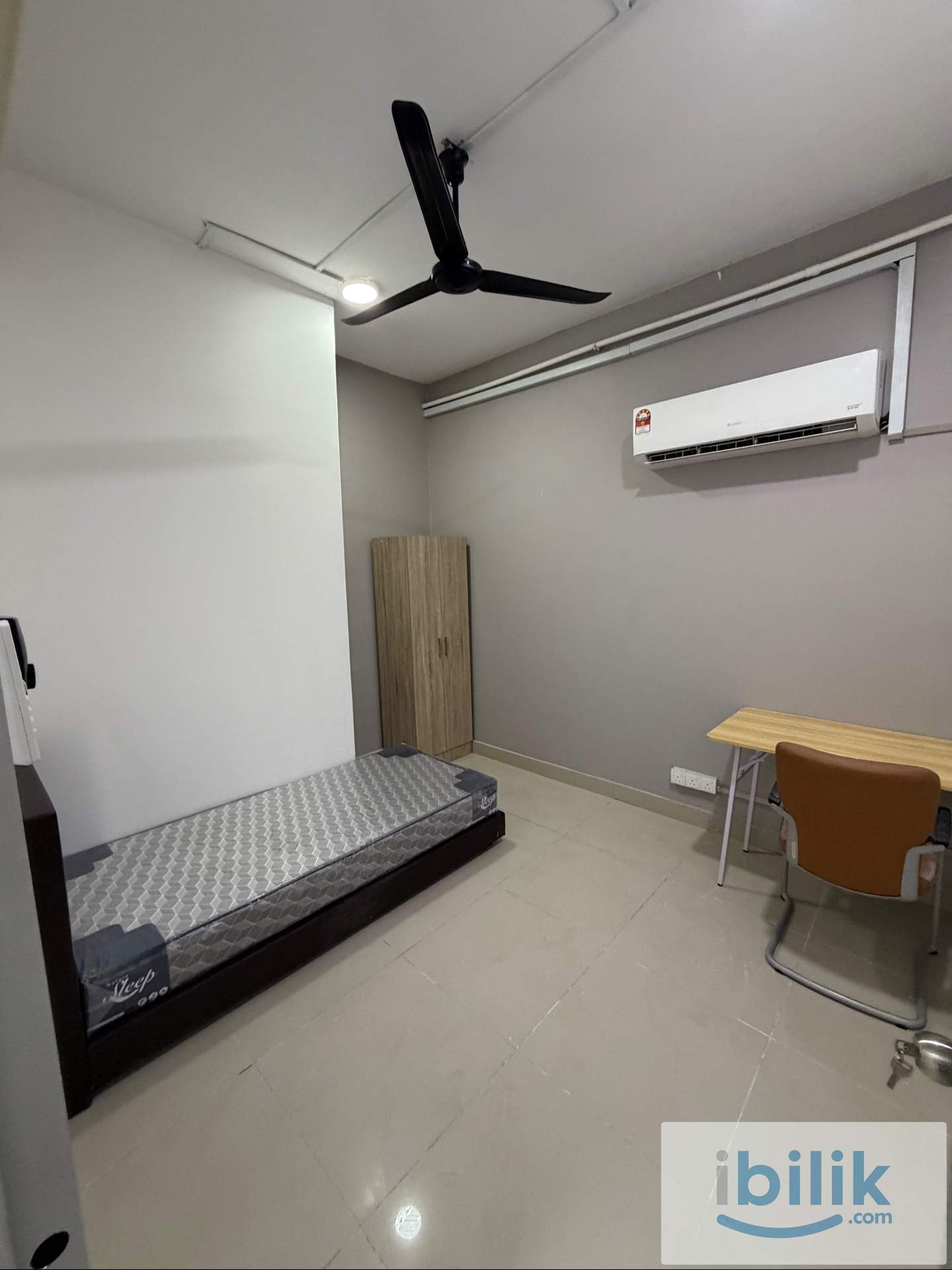 🏡 Avenue Crest (Seksyen 22) | Comfy Aircon Single Room — RM500 (Move-in Ready!) - Image 1