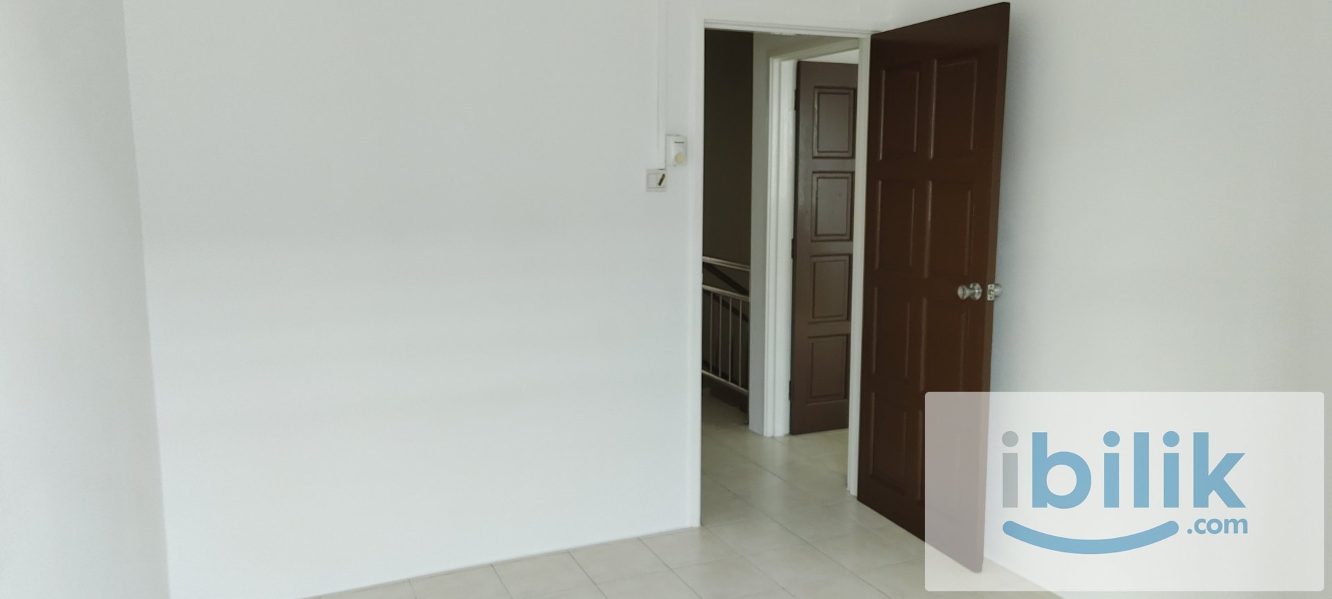 Master Bedroom with covered car park & Balcony-Taman Cendana, Juru - Image 1