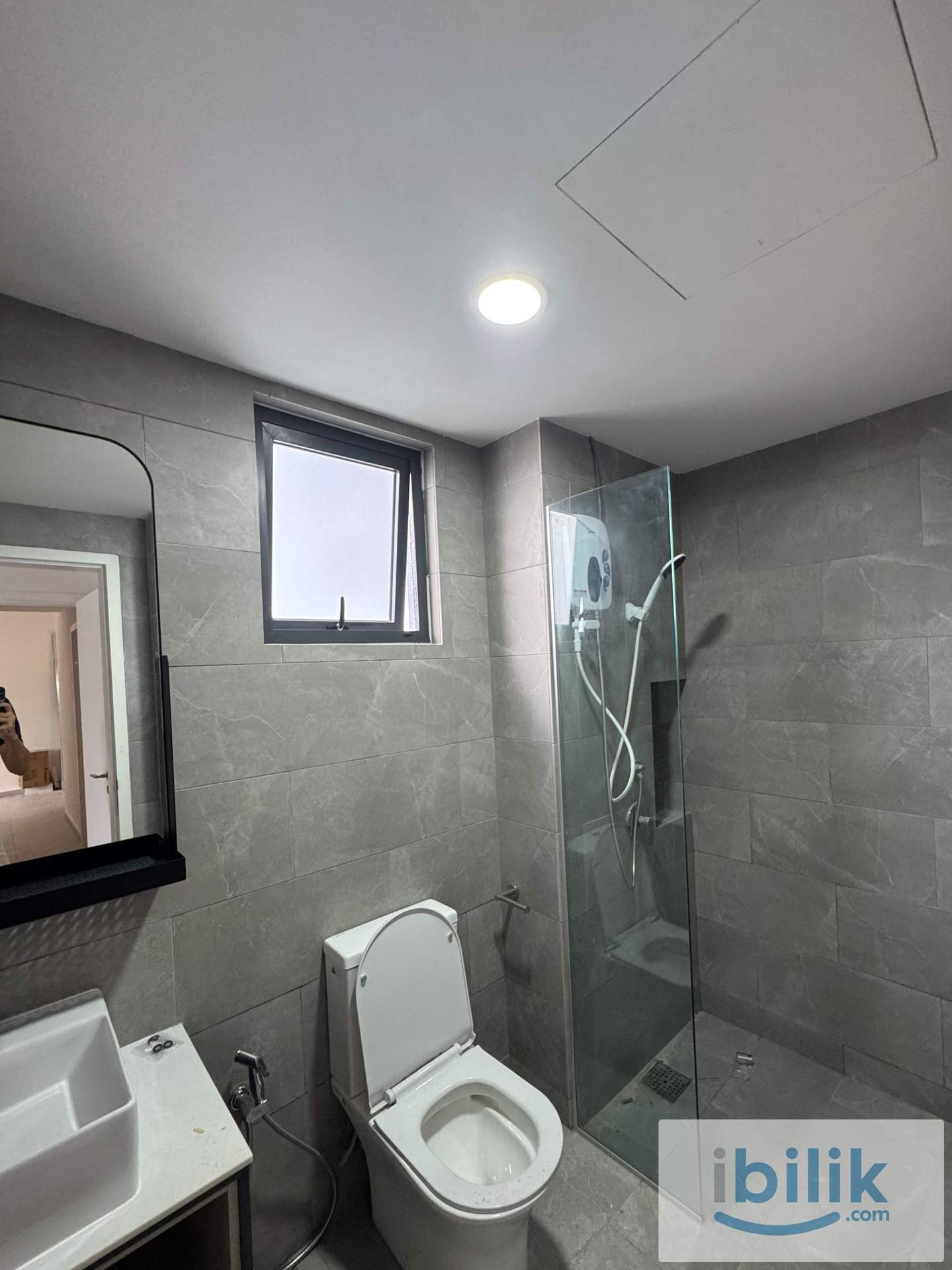 🛏️ Medium Room – Comfy, Clean & Fully Furnished! ✨ - Image 4