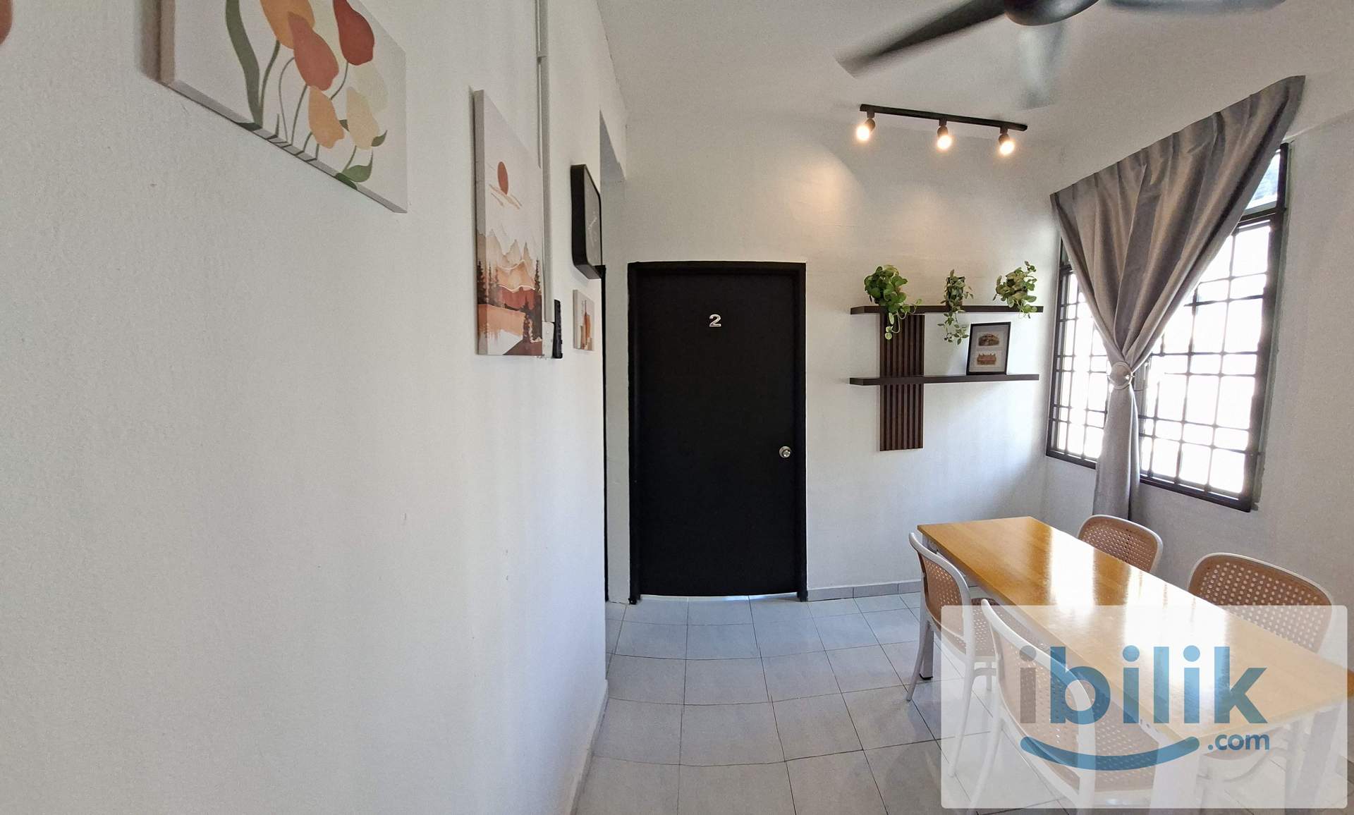 Middle Room - Image 3