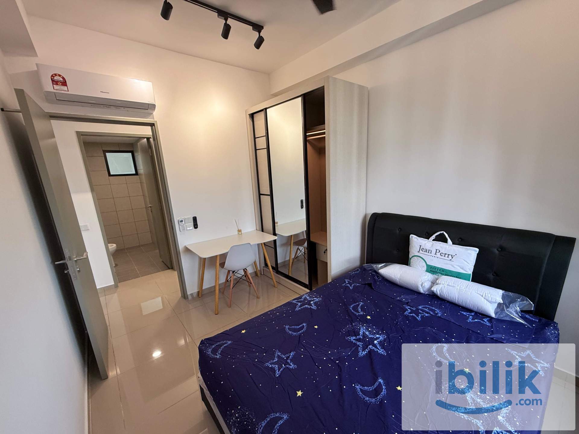 Middle Room at D'Vervain Residence, Damansara Perdana - Direct Owner - Image 1
