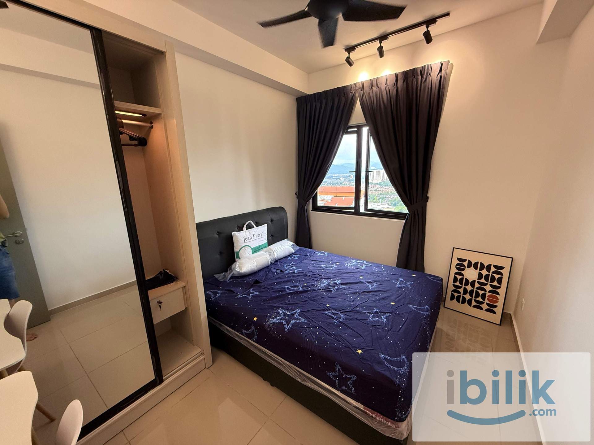 Middle Room at D'Vervain Residence, Damansara Perdana - Direct Owner - Image 5