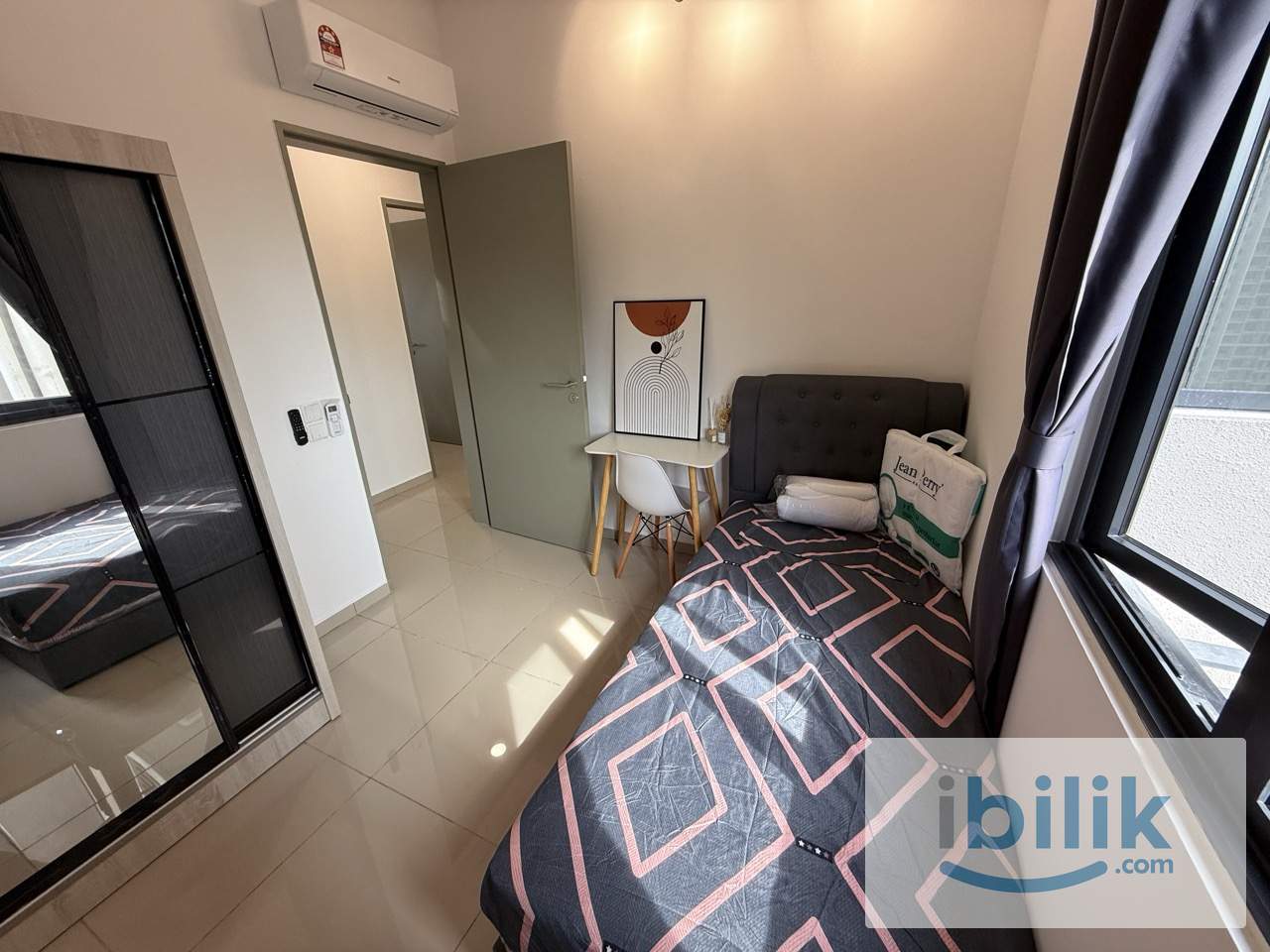 Middle Room at D'Vervain Residence, Damansara Perdana - Direct Owner - Image 6