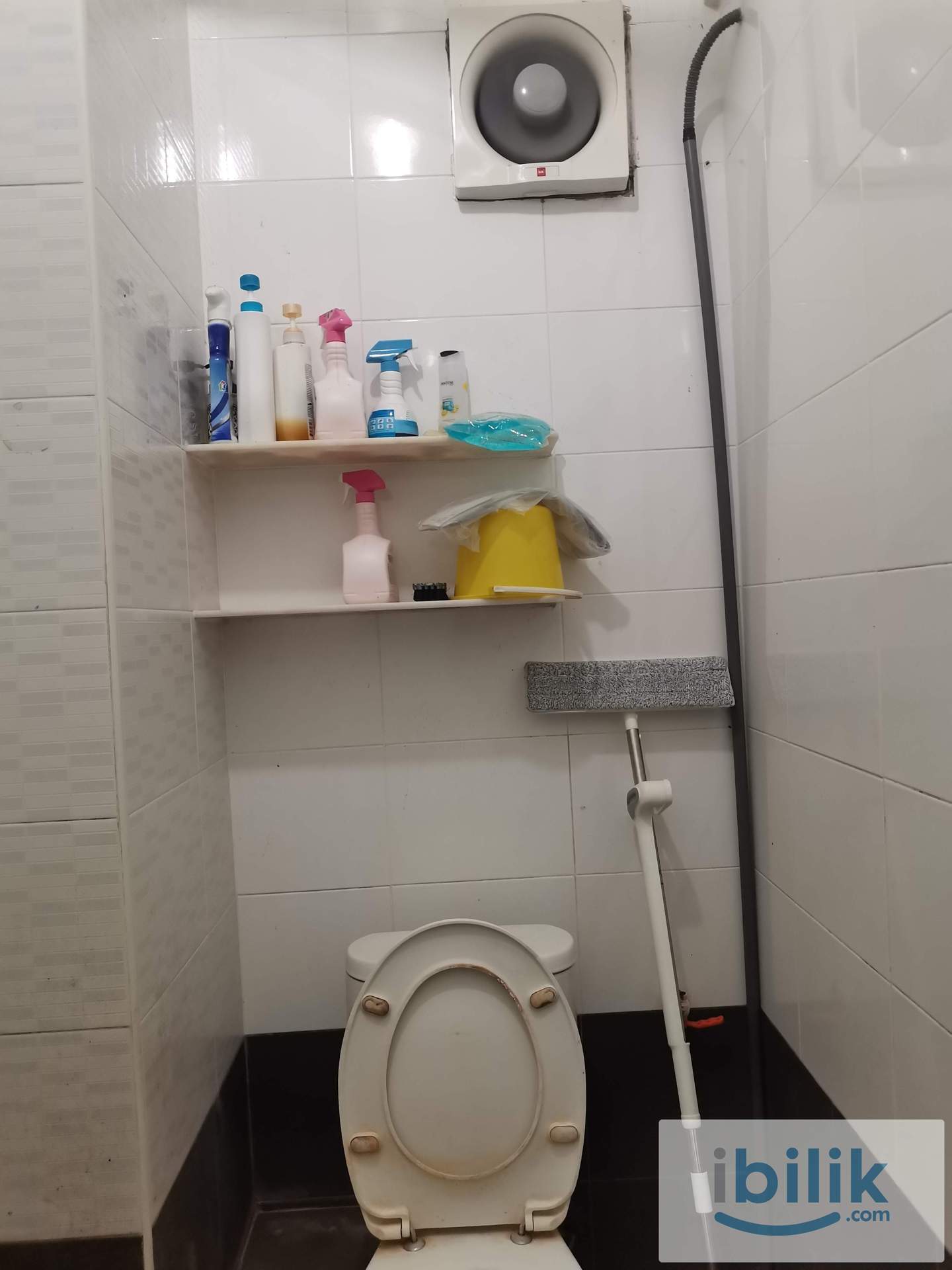 Master Room - Image 6