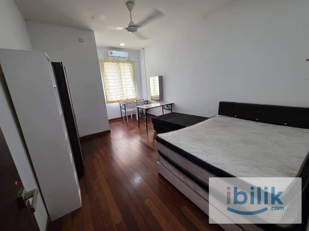 ‼️ATTACHED BATHROOM‼️Middle Room to Rent at Alam Impian  - Image 3