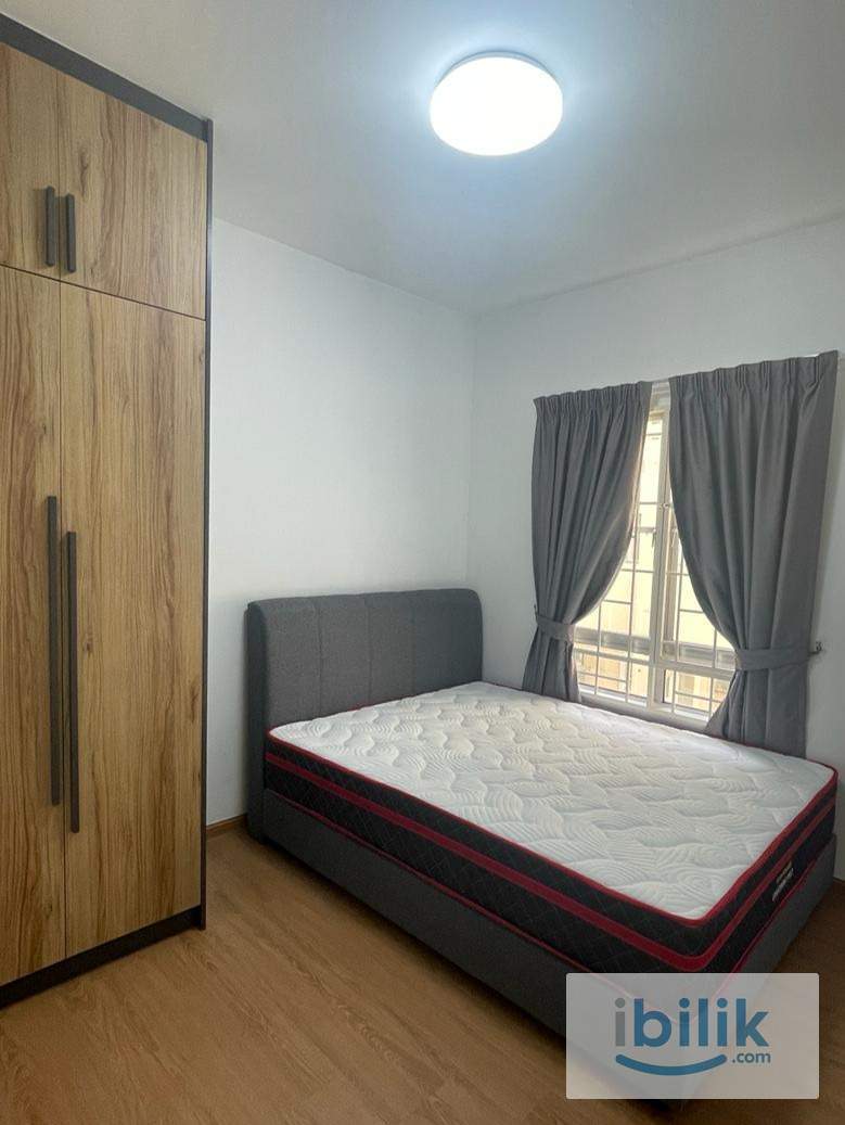 Middle Room - Image 1