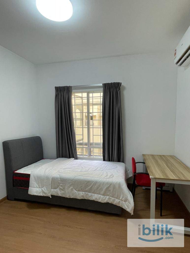 Middle Room - Image 2