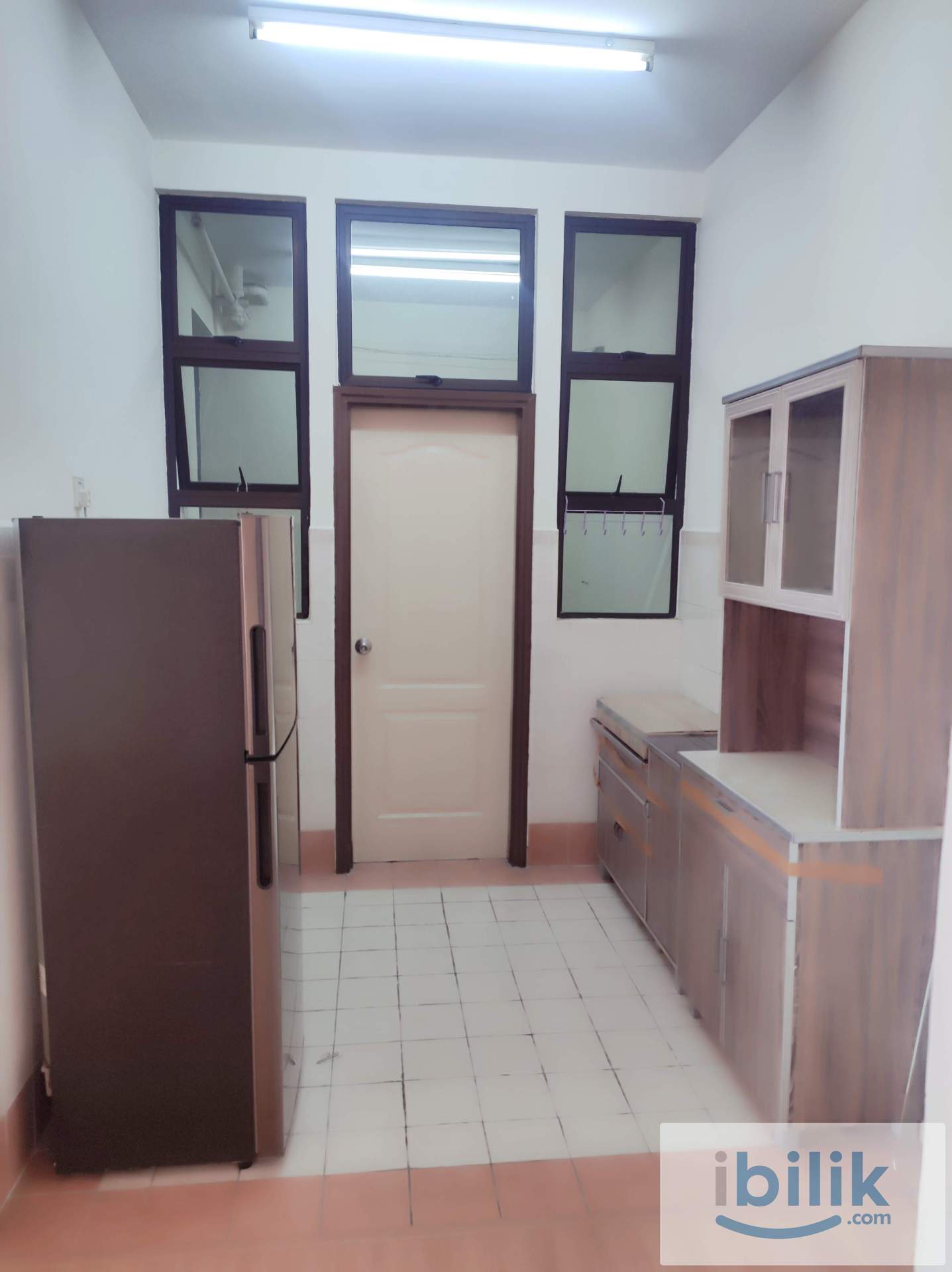 Single room for rent @female unit @Bandar utama - Image 1