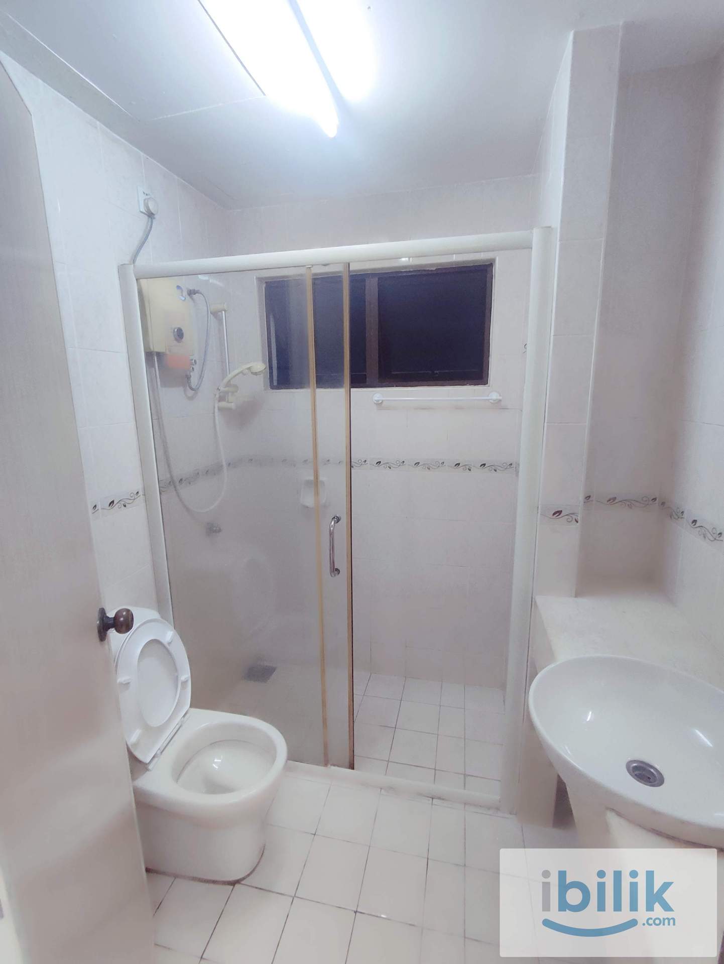 Single room for rent @female unit @Bandar utama - Image 4