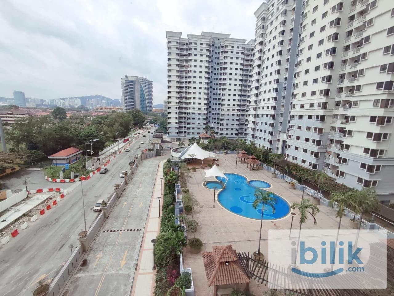 Master Room@PELANGI UTAMA@BANDAR UTAMA - Image 4