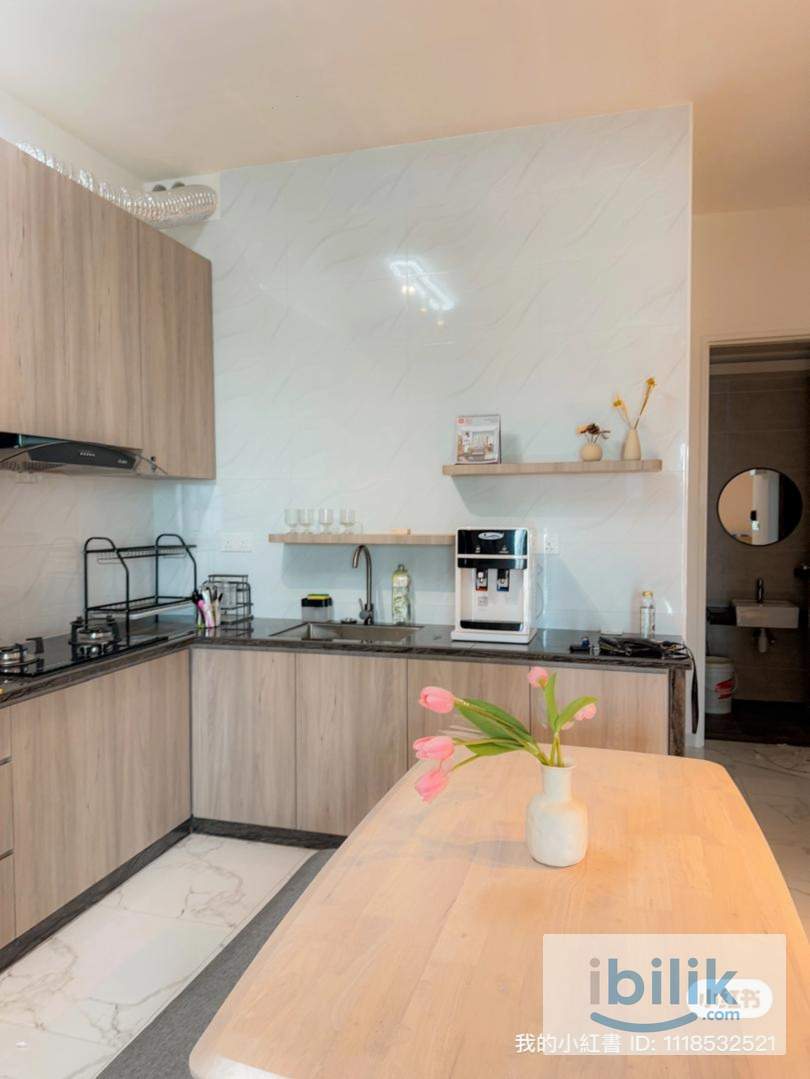 FEMALE Luxury Room @ QuayWest Residence – Near Queensbay & FIZ (Move in May!) - Image 5