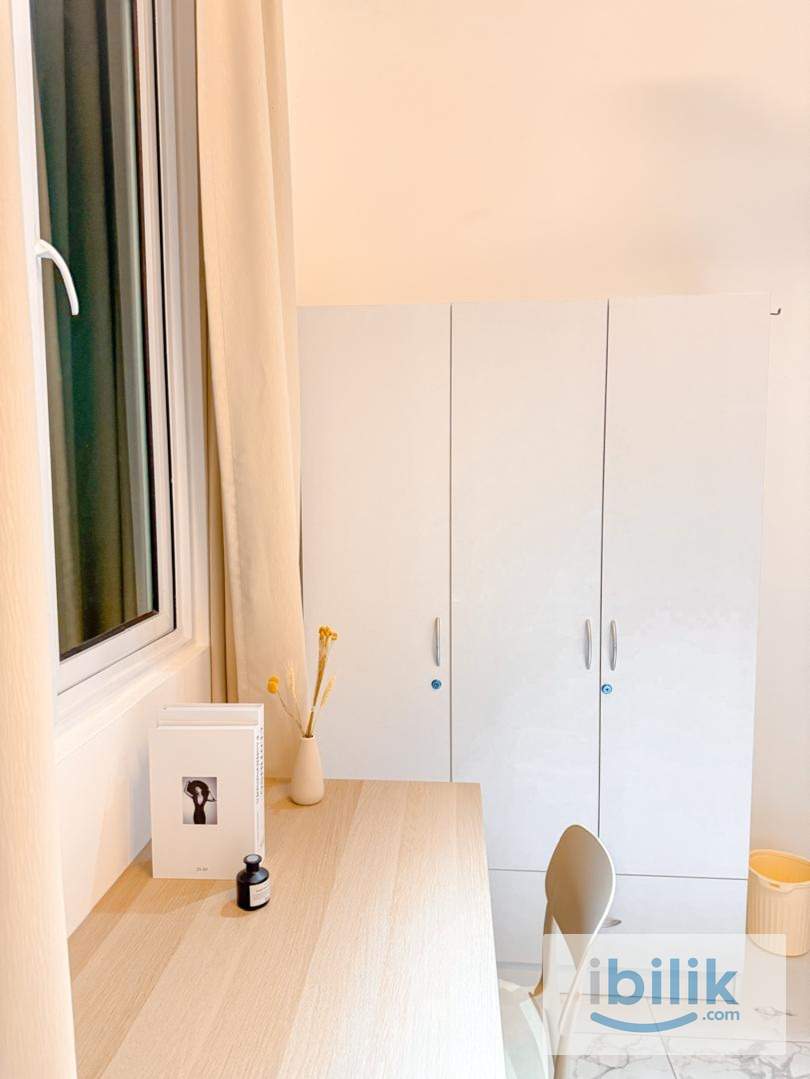 FEMALE Luxury Room @ QuayWest Residence – Near Queensbay & FIZ (Move in May!) - Image 8
