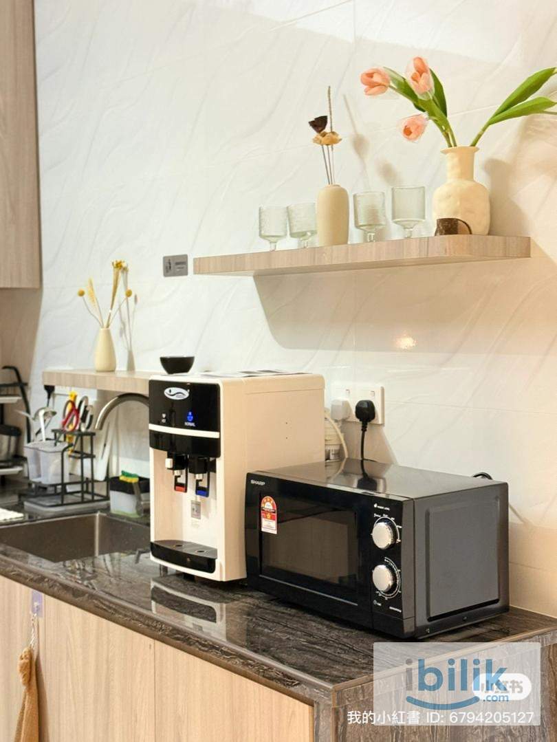 FEMALE Luxury Room @ QuayWest Residence – Near Queensbay & FIZ (Move in May!) - Image 9