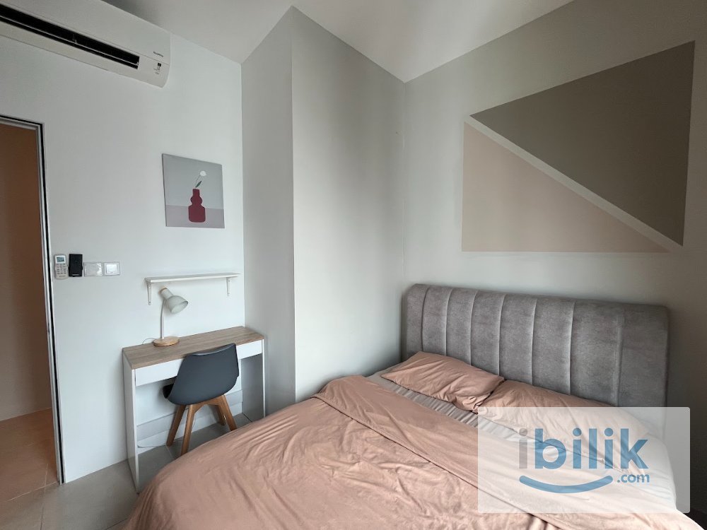 Middle Room at Meta Residence Putra Permai, Sri Kembangan - Image 3
