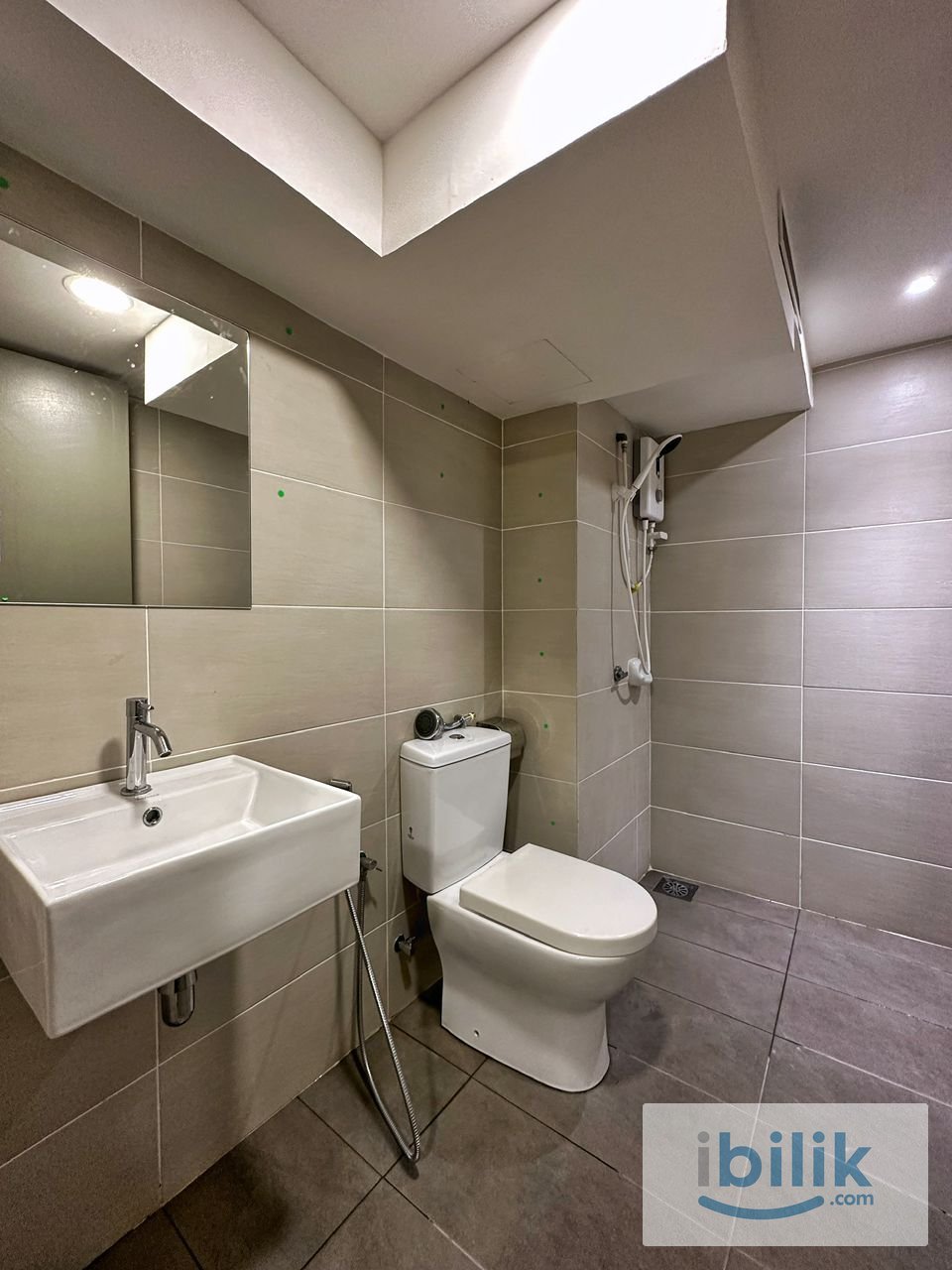 Masterbed Room at Pinnacle Kelana Jaya, Petaling Jaya - Image 10