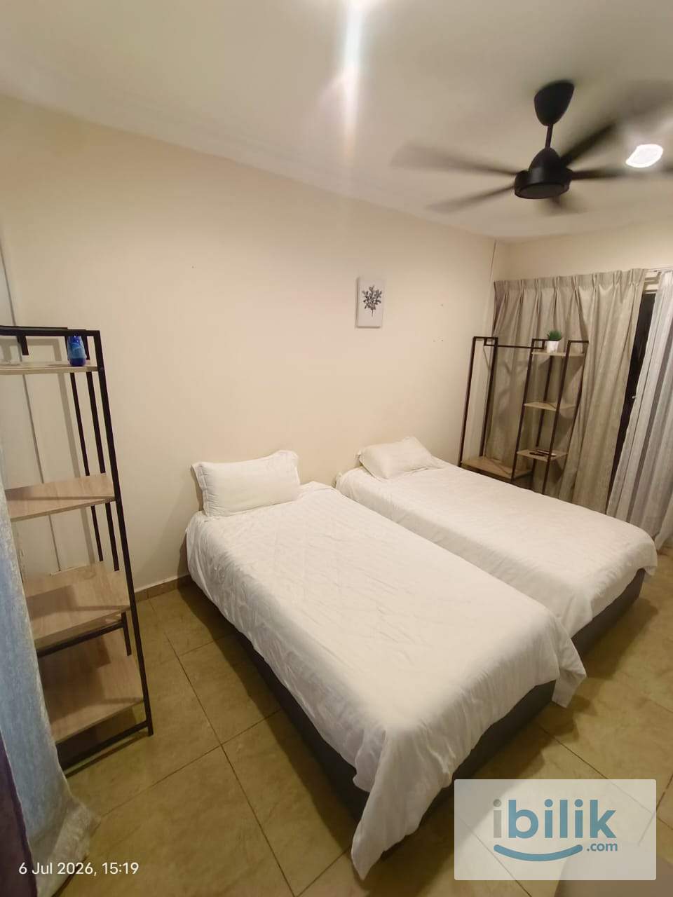 Twin Bed Middle Room at Taman Teluk Villa, Putatan - Image 7