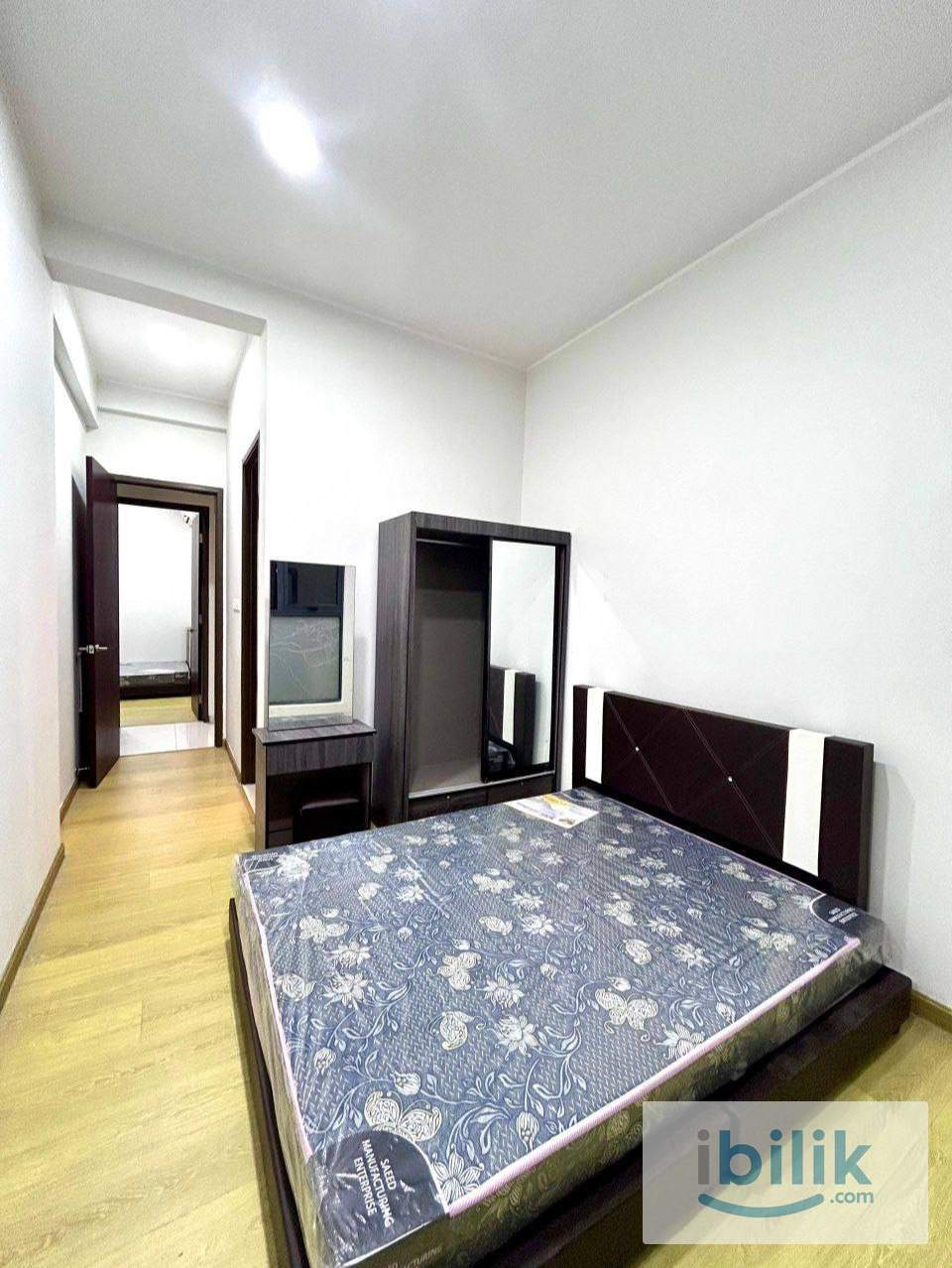 Middle Room with Bathroom at Baypoint Country Garden JB - Image 1