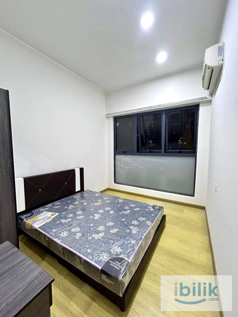 Middle Room with Bathroom at Baypoint Country Garden JB - Image 2
