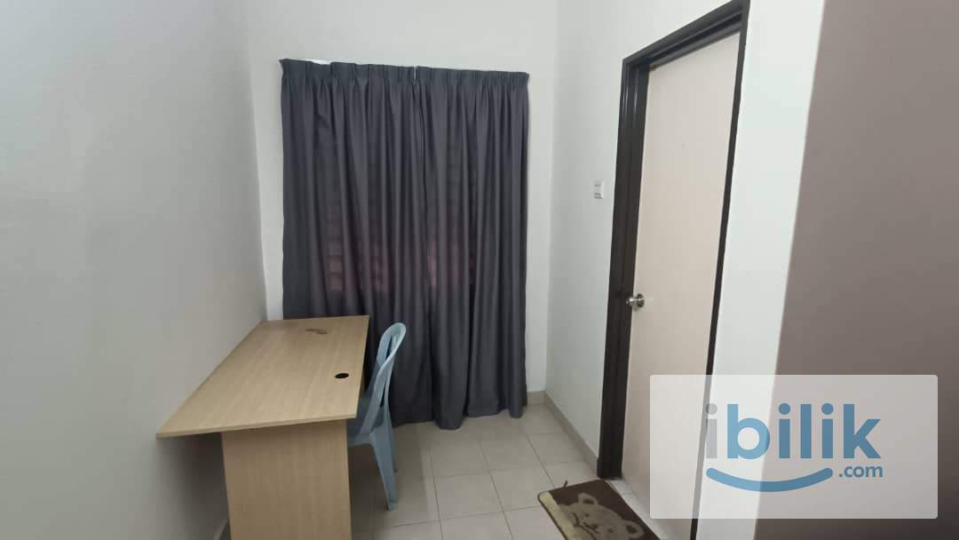 Fully Furnished Middle Room with New Queen Bed - Image 2