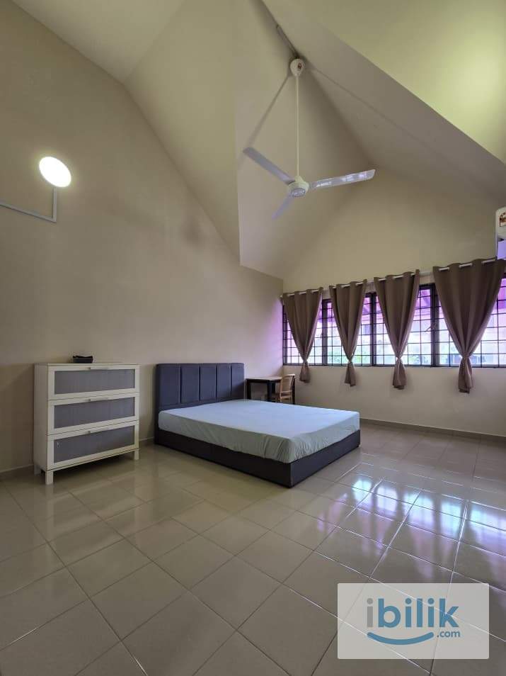 Master room private bathroom near LRT Kelana Jaya - Image 1