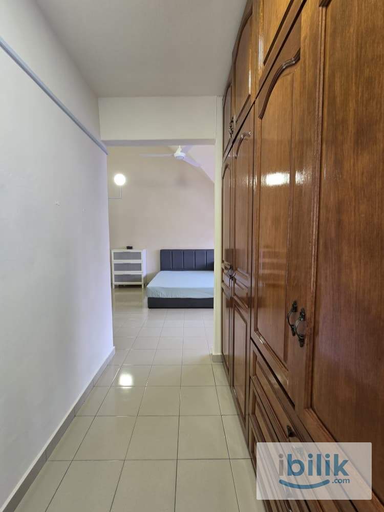 Master room private bathroom near LRT Kelana Jaya - Image 7