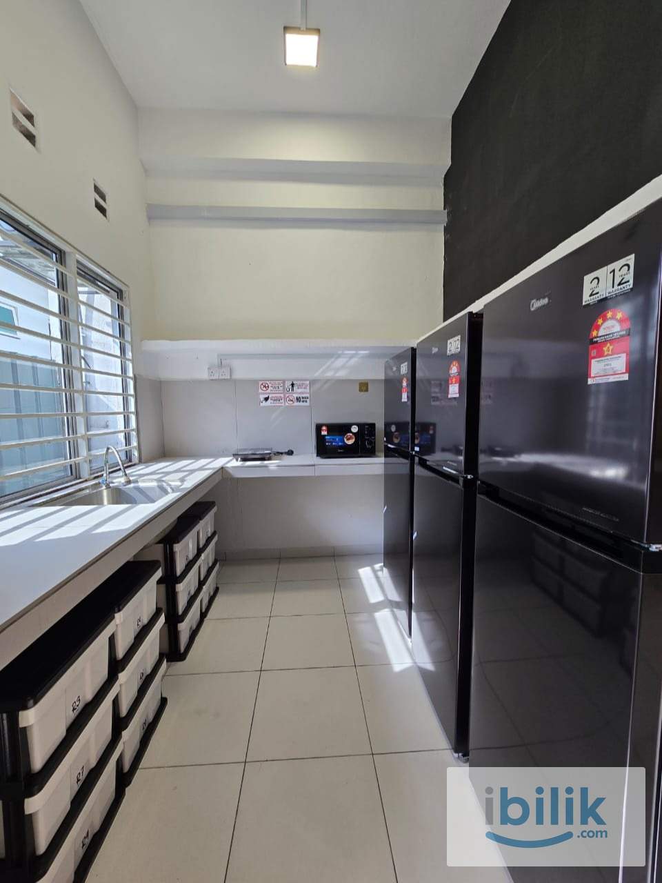 Queen bed room 450m to bus station 1km to LRT Asia Jaya - Image 4