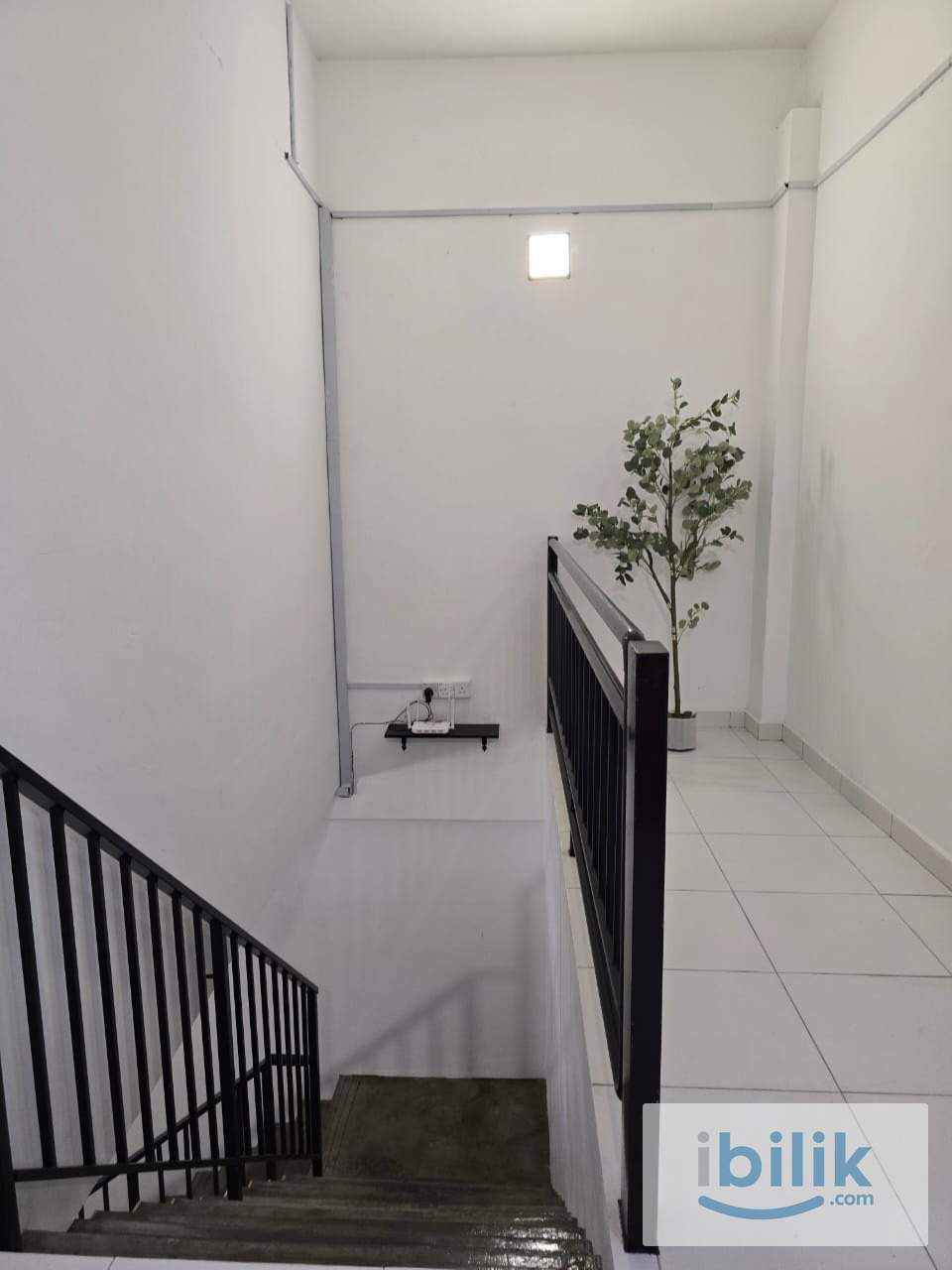 Small room 1km to LRT Asia Jaya 500m to bus station to UM - Image 8