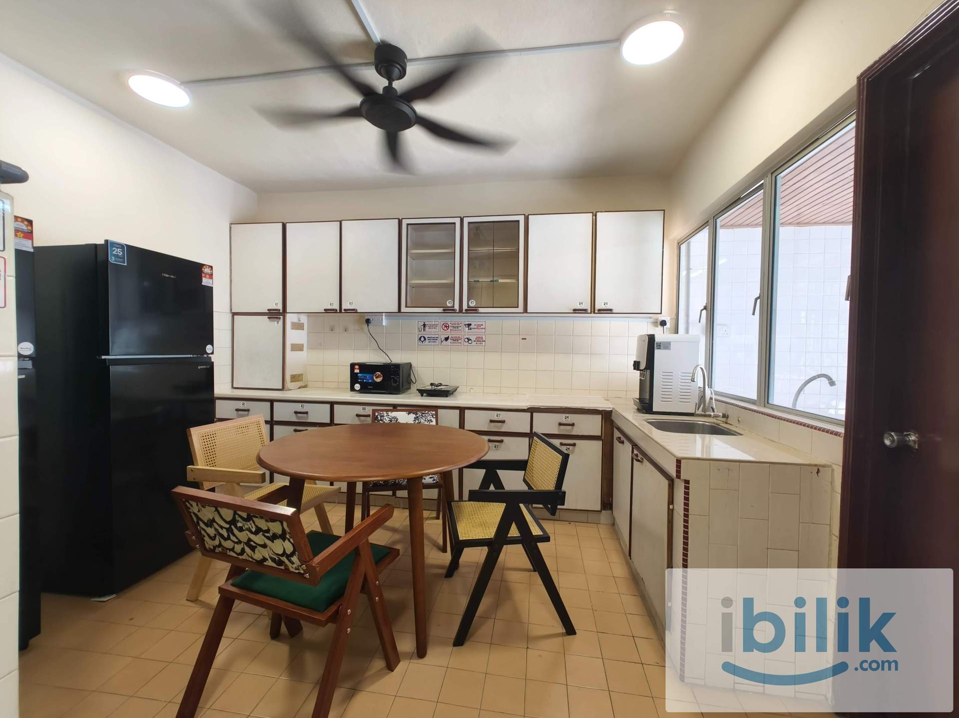 🍄NEW : Queen room available now 700m walk to LRT Kelana Jaya doorstep - Image 2