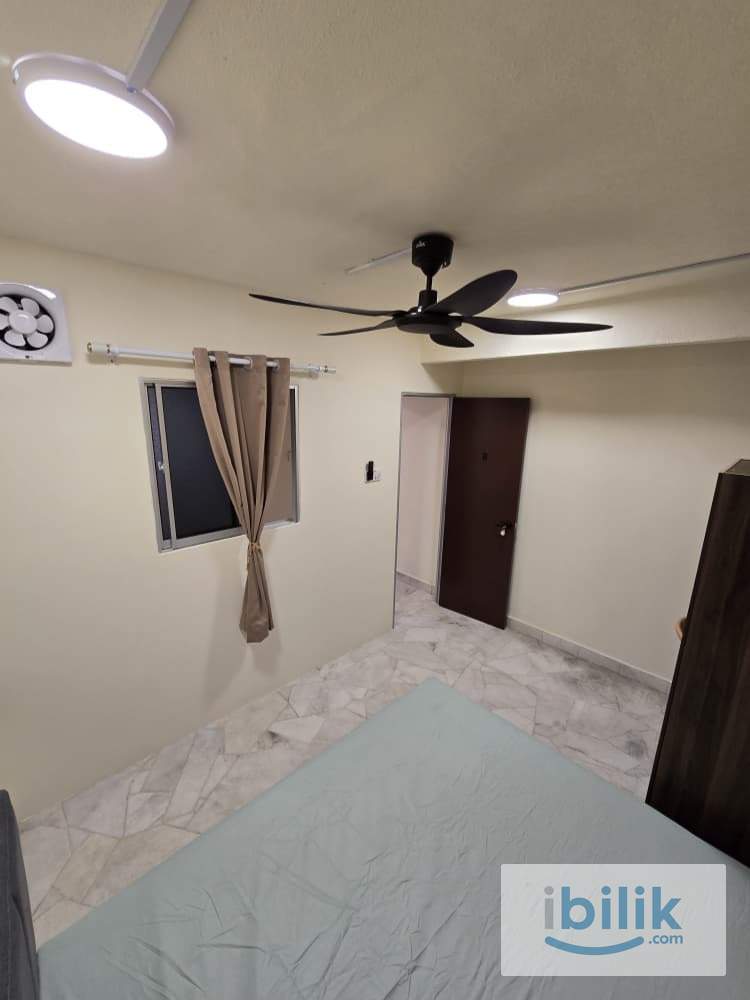 🍄NEW : Queen room available now 700m walk to LRT Kelana Jaya doorstep - Image 3
