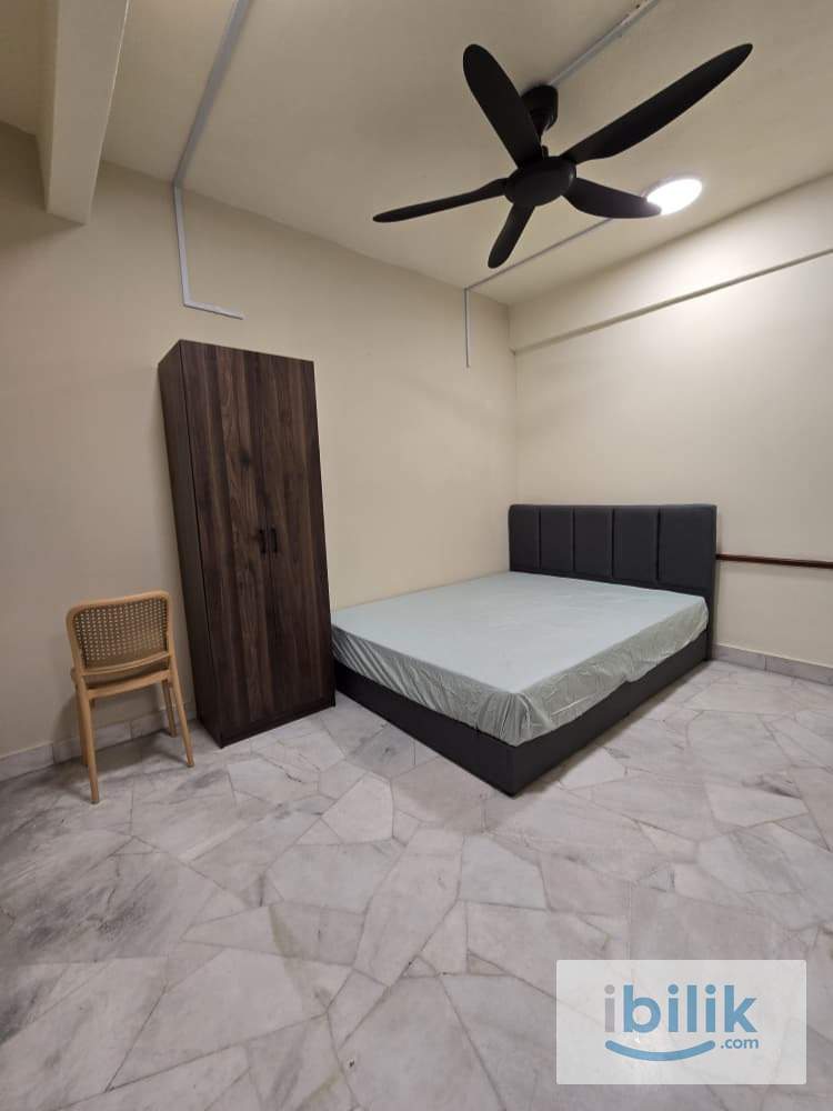 🍄NEW : Queen room available now 700m walk to LRT Kelana Jaya doorstep - Image 4