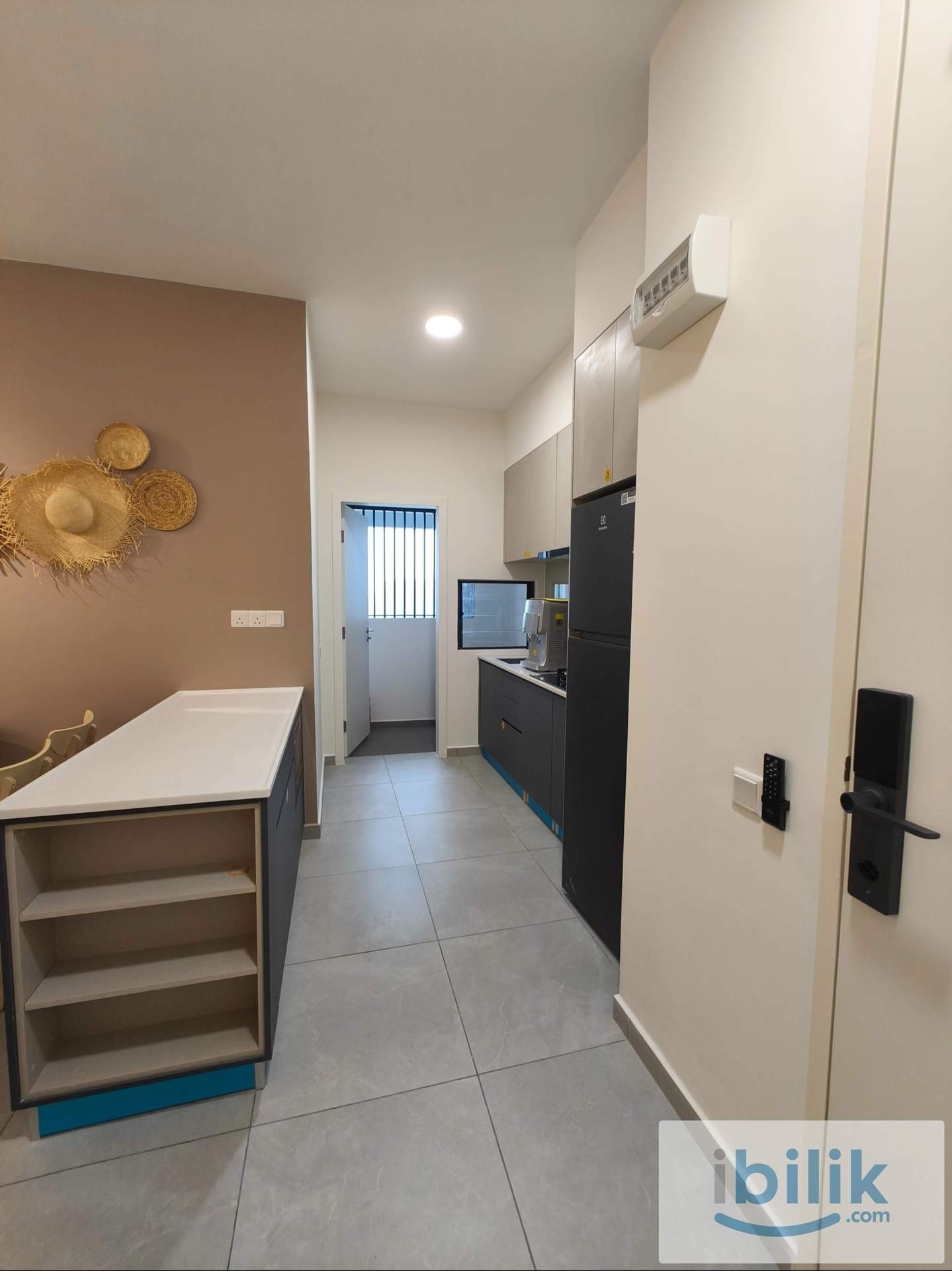 🪼Single room available now fully furnished with window & aircon  - Image 4