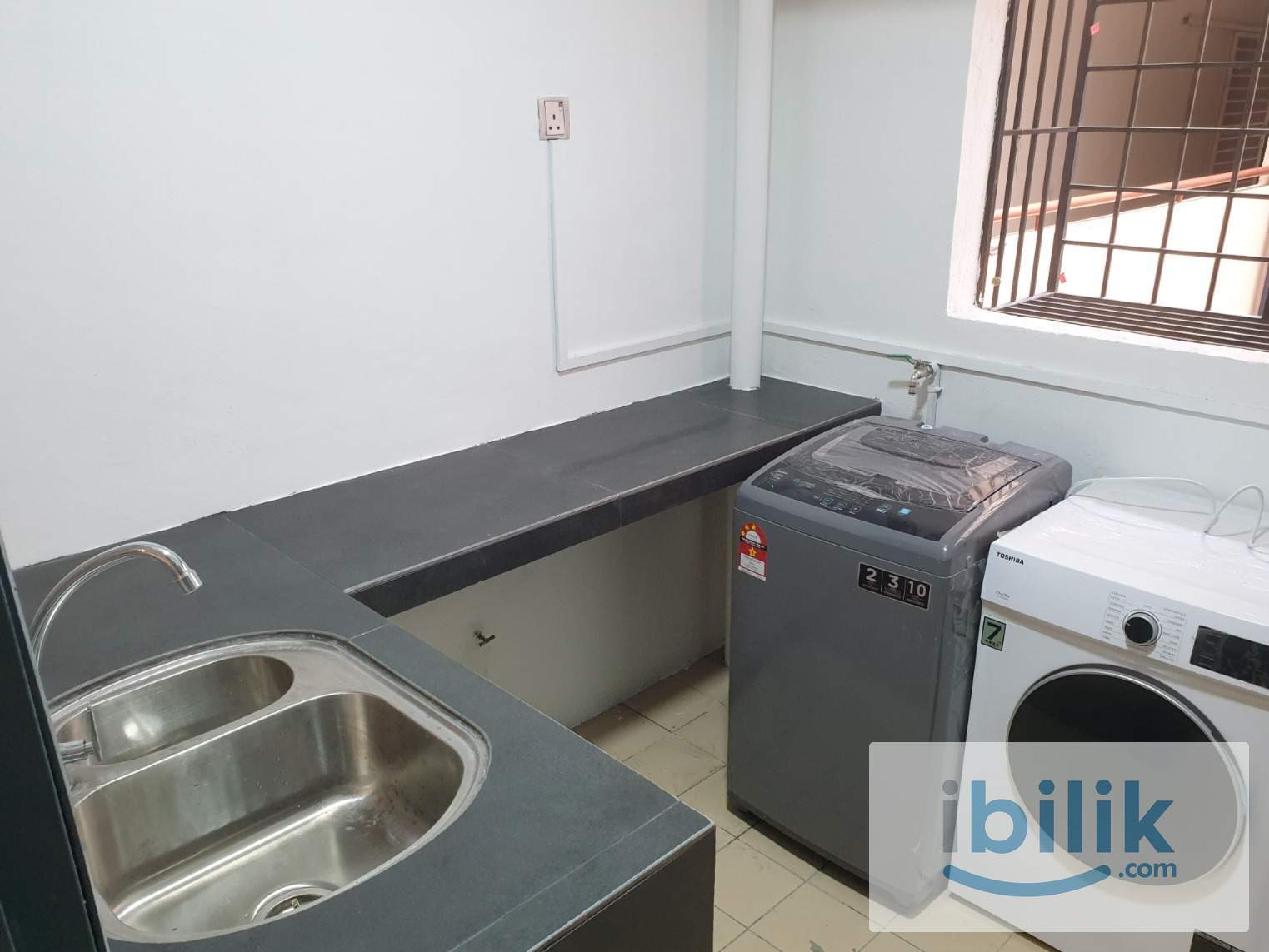 1 MIN TO HELP UNIVERSITY FEMALE ROOM FOR RENT - Image 4